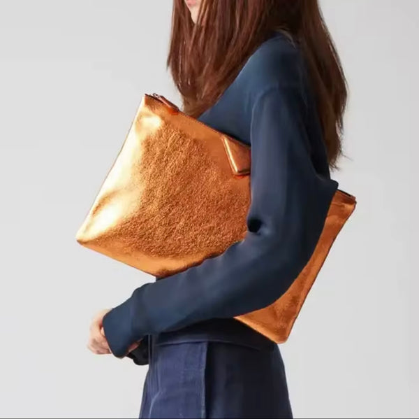 Large Metallic Clutches