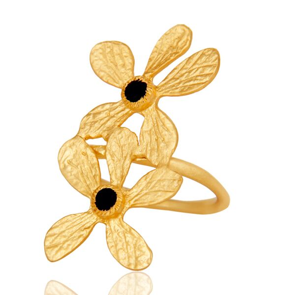 Double flower design with black onyx ring